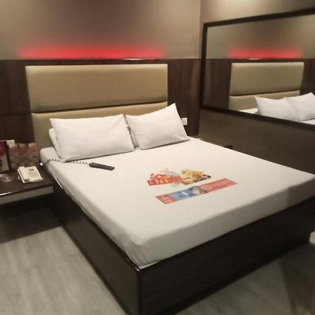 Hotel Sogo Pasay Wood Street Dış mekan fotoğraf