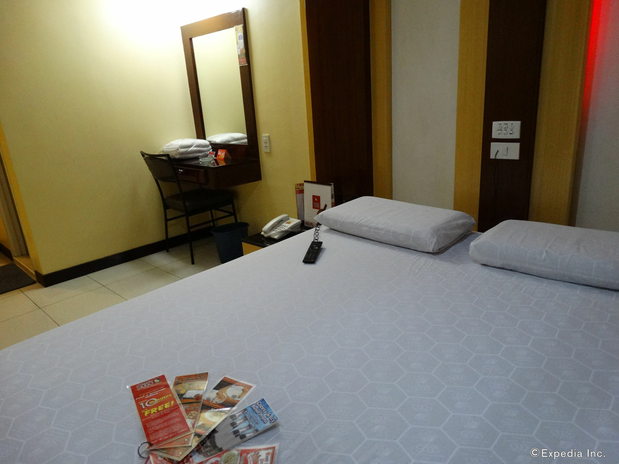 Hotel Sogo Pasay Wood Street Dış mekan fotoğraf