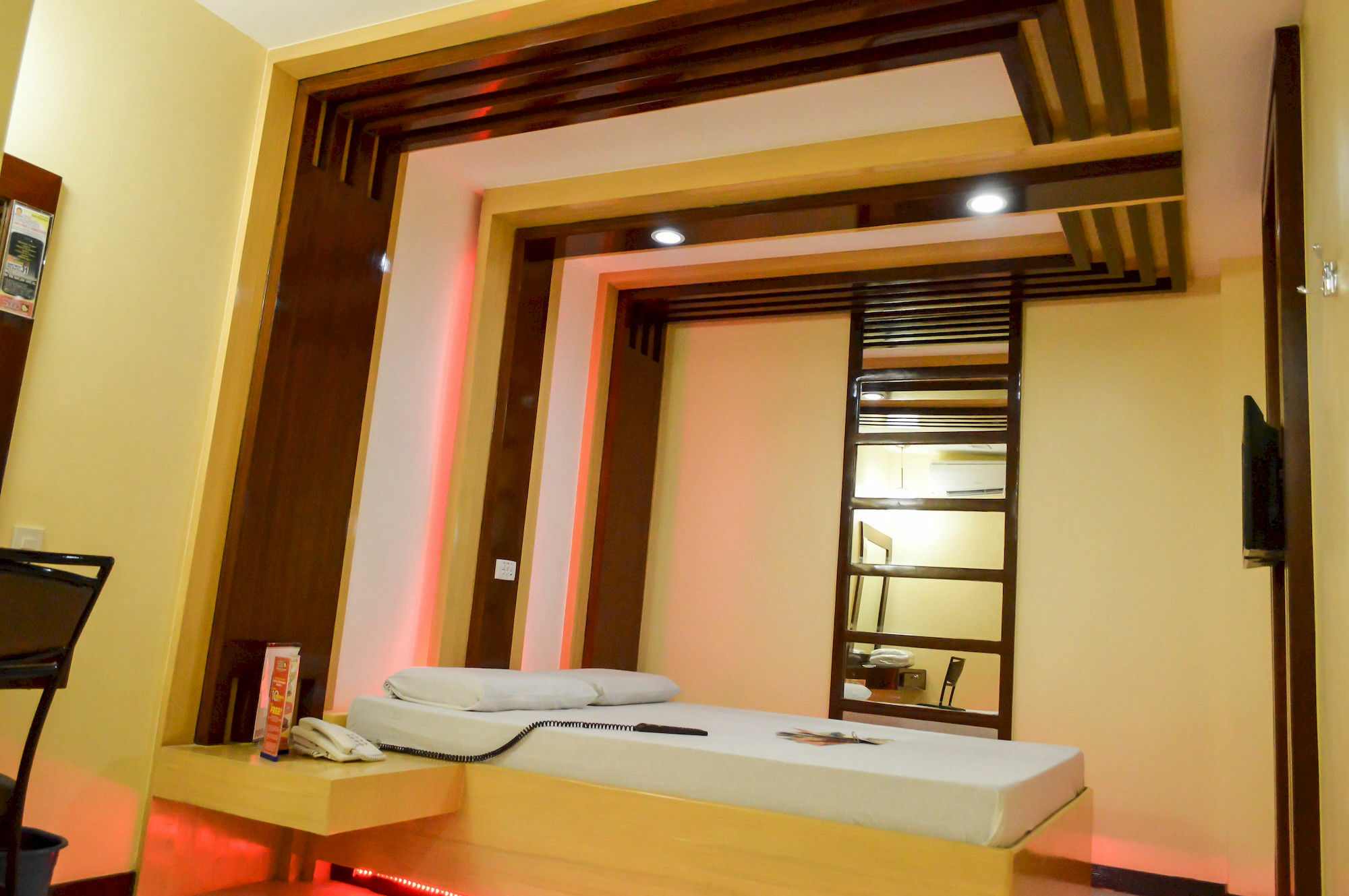 Hotel Sogo Pasay Wood Street Dış mekan fotoğraf