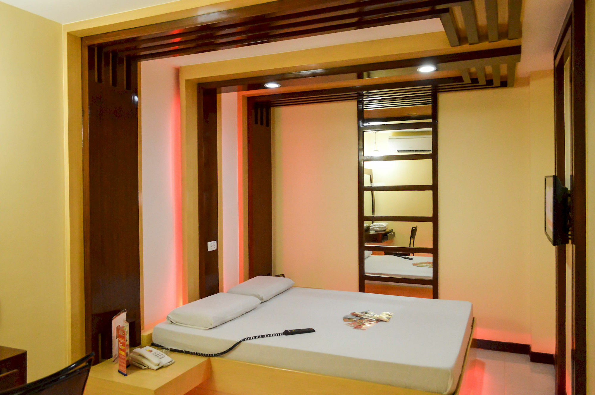 Hotel Sogo Pasay Wood Street Dış mekan fotoğraf