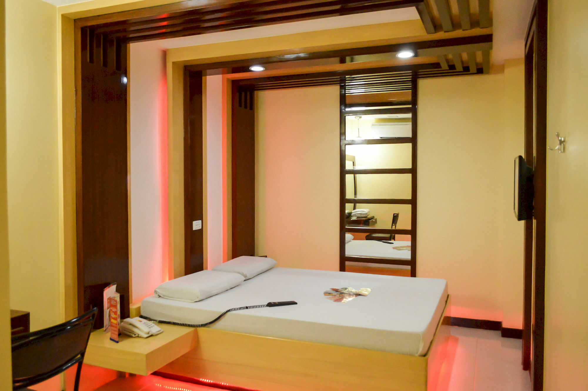 Hotel Sogo Pasay Wood Street Dış mekan fotoğraf
